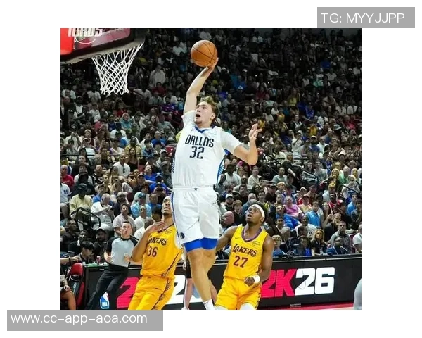 浓眉称赞弗拉格在逆境中表现出色NBA赛季如同过山车般起伏不定 浓眉称赞弗拉格在逆境中表现出色NBA赛季如同过山车般起伏不定