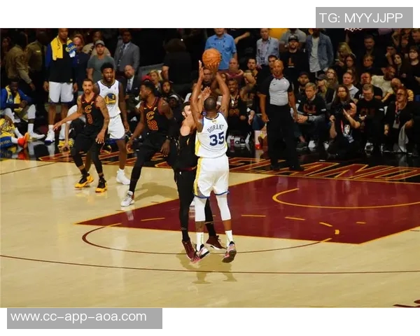 布克赞杜兰特对篮球的巨大贡献与他同场竞技的独特体验令人难忘